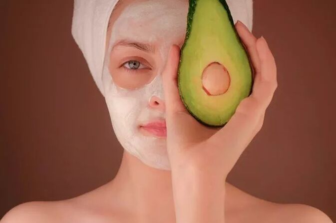 masca de avocado pentru intinerire